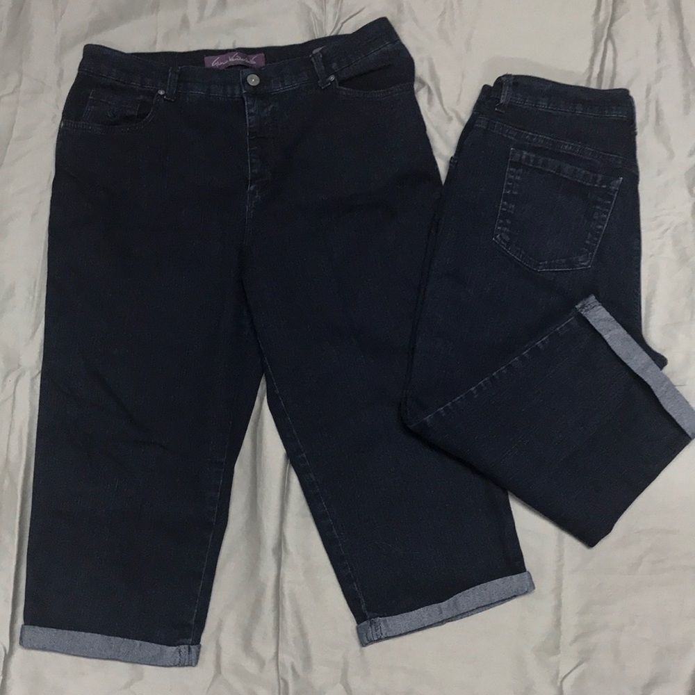 2 Gloria Vanderbilt Amanda Capris Size 12